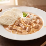 Szegediner Gulasch – Schweinefleisch mit Sauerkraut und Sahne